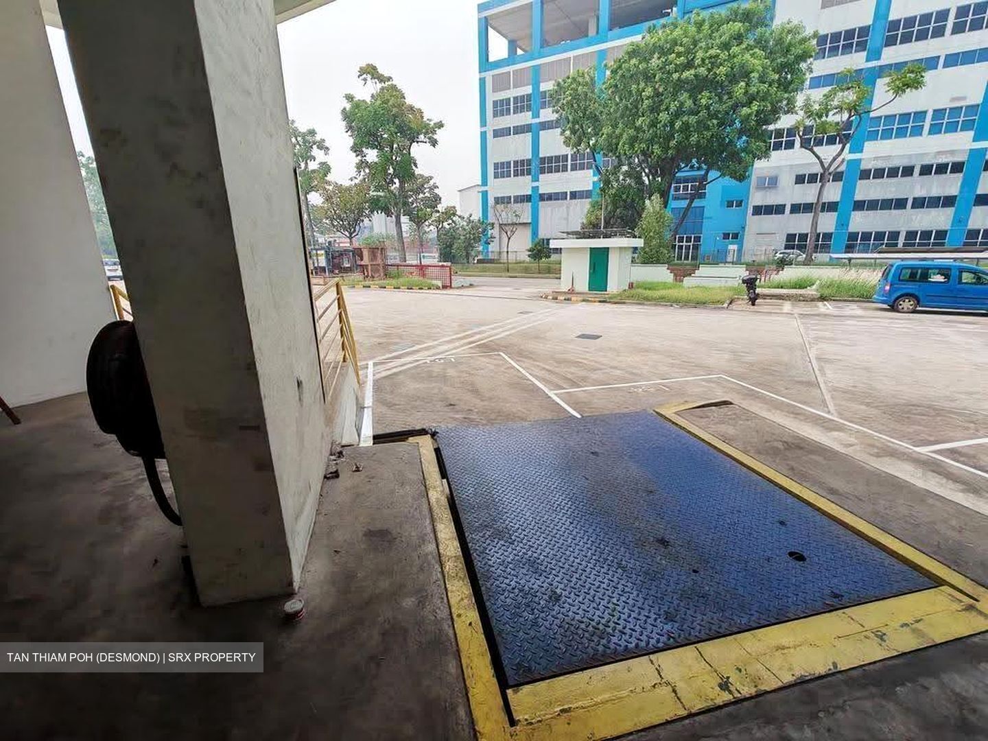 Tuas Crescent (D22), Factory #634626211